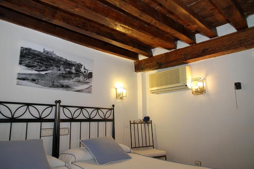 Hostal La Posada De Zocodover Toledo Exteriör bild